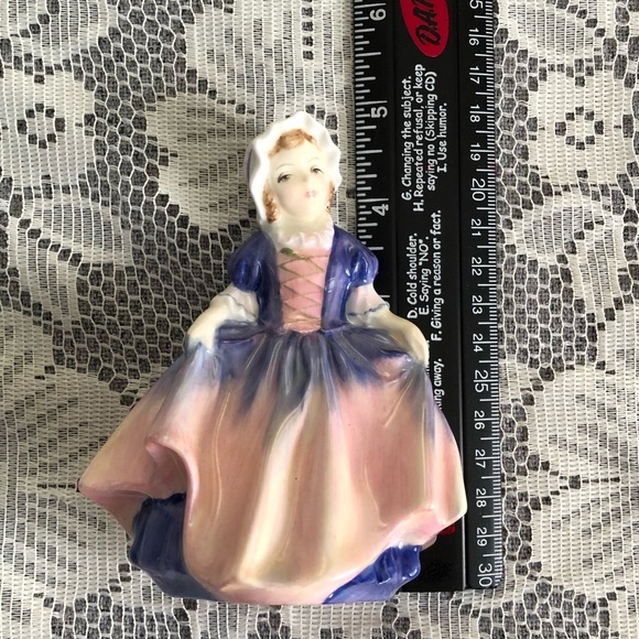 Royal Doulton Pink Blue Maid Figurine. Dinky Do - Picture 4 of 11